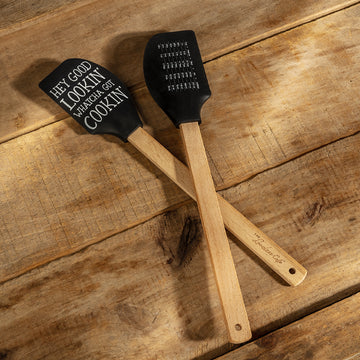 Load image into Gallery viewer, Loveless Cafe Hey Good Lookin&amp;#39; Whatcha Got Cookin&amp;#39; Kitchen Spatula With Measurement Table
